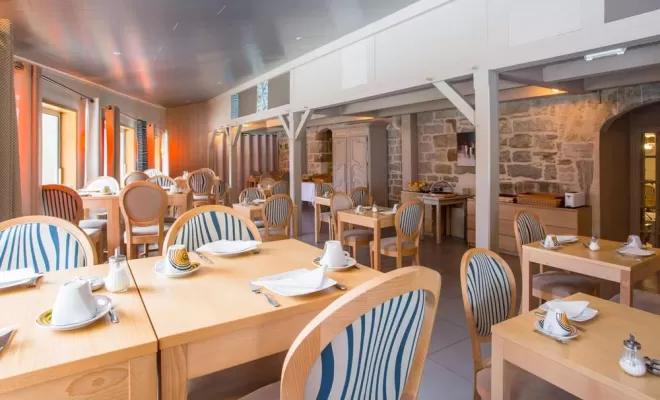 Hôtel, Les Planches-Près-Arbois, Castel Damandre